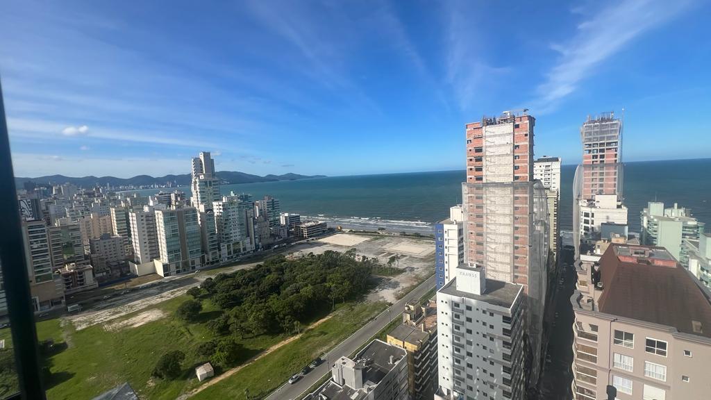 Apartamento para Venda em Itapema / SC no bairro Meia Praia - A5 Negócios Imobiliários