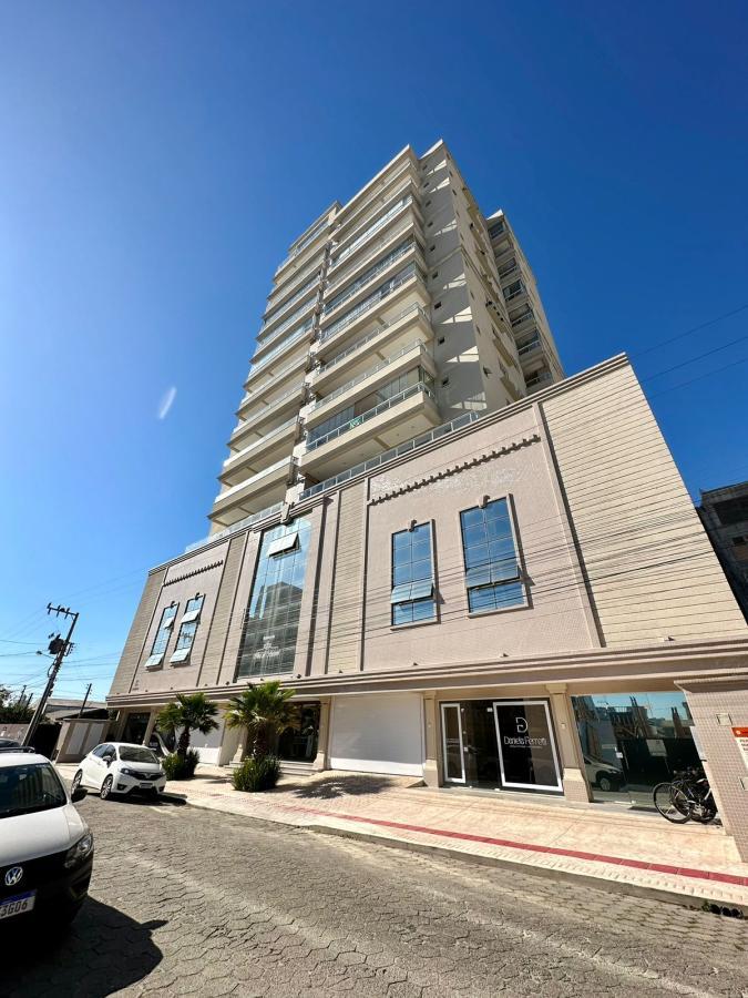 Apartamento para Venda em Porto Belo / SC no bairro Perequê - A5 Negócios Imobiliários