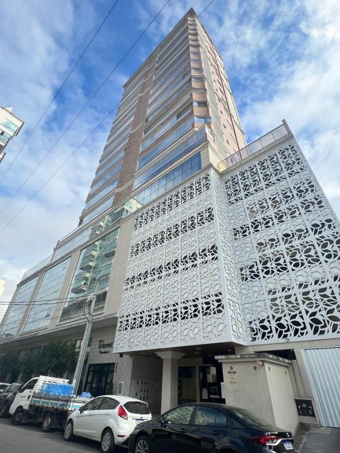 Apartamento para Venda em Itapema / SC no bairro Meia Praia - A5 Negócios Imobiliários