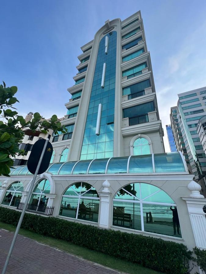 Apartamento para Venda em Itapema / SC no bairro Meia Praia - A5 Negócios Imobiliários