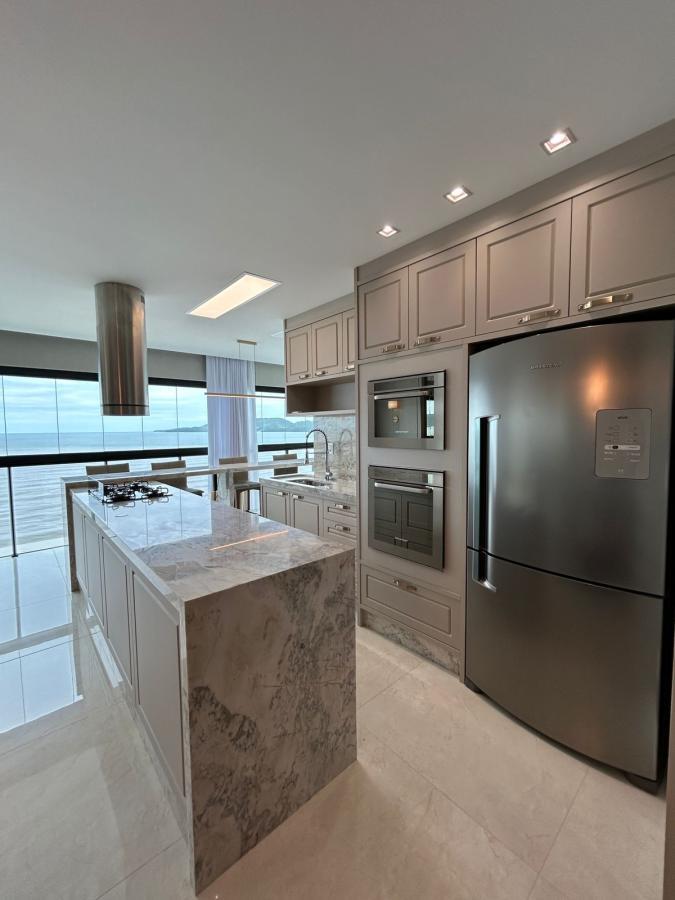 Apartamento para Venda em Itapema / SC no bairro Meia Praia - A5 Negócios Imobiliários