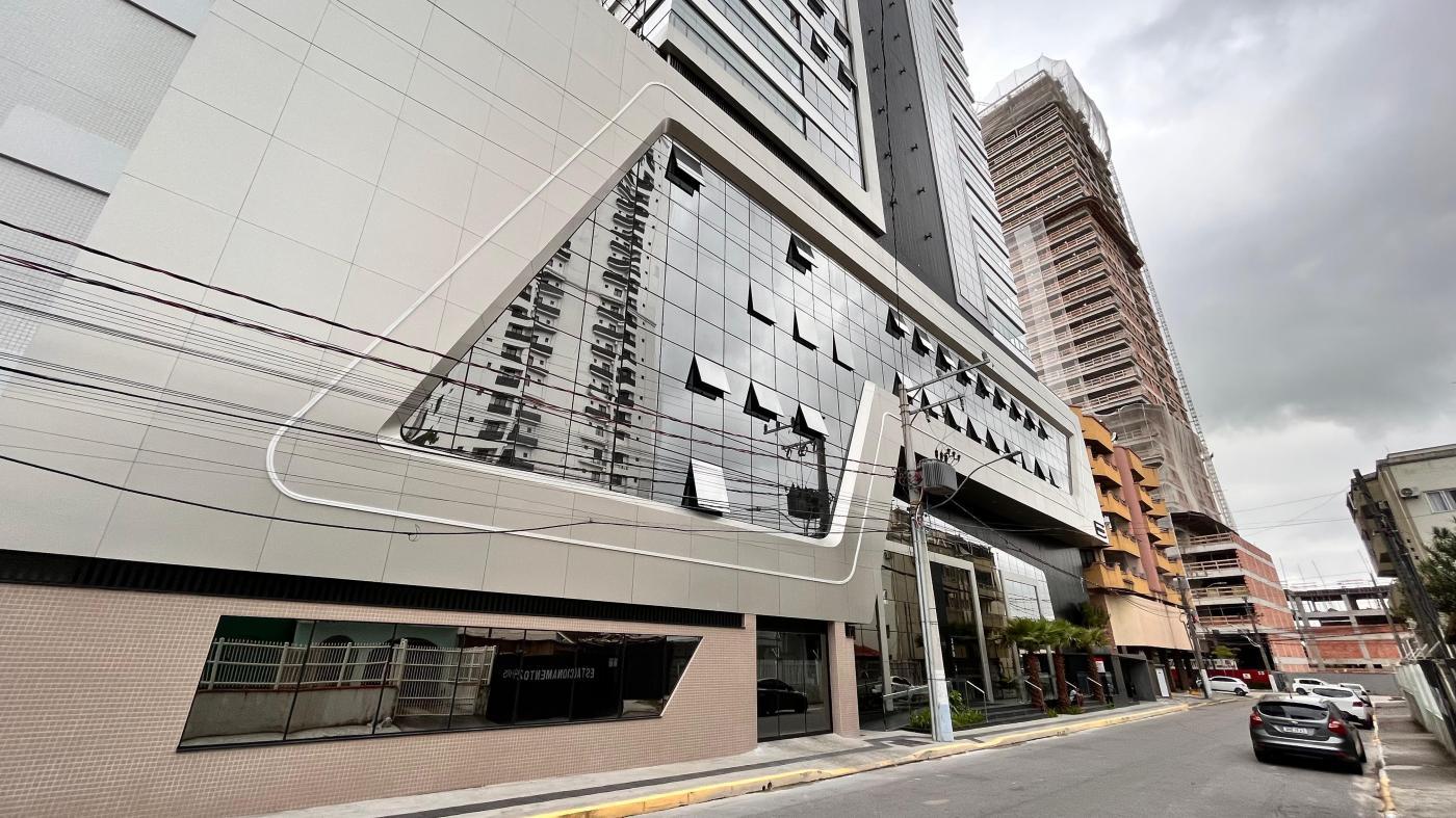 Apartamento para Venda em Itapema / SC no bairro Meia Praia - A5 Negócios Imobiliários